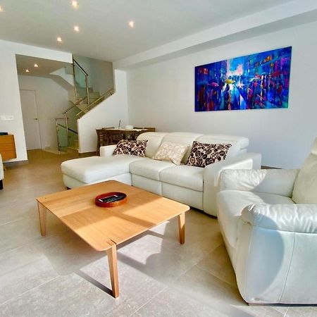 Chalet Con Piscina Privada En La Urb. De Puerto Rey Los Amarguillos Exteriör bild