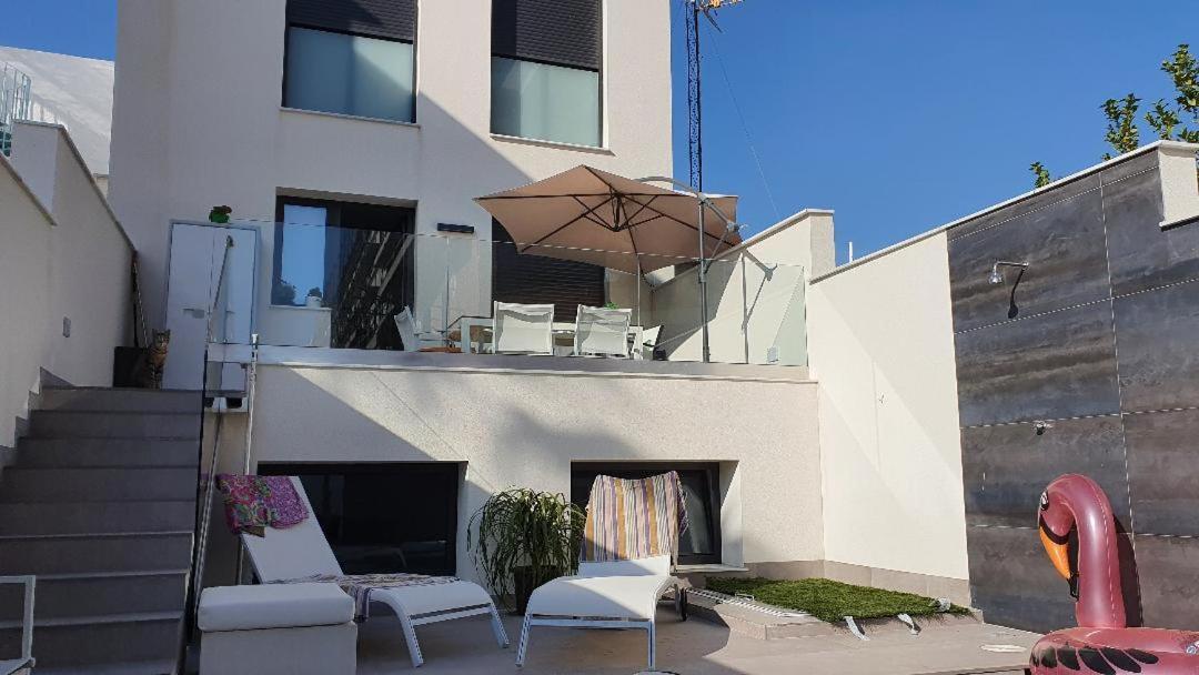 Chalet Con Piscina Privada En La Urb. De Puerto Rey Los Amarguillos Exteriör bild