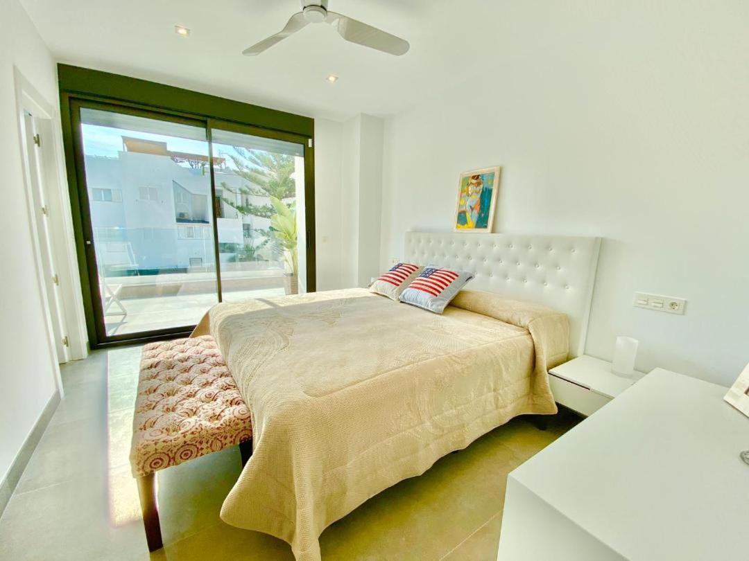 Chalet Con Piscina Privada En La Urb. De Puerto Rey Los Amarguillos Exteriör bild